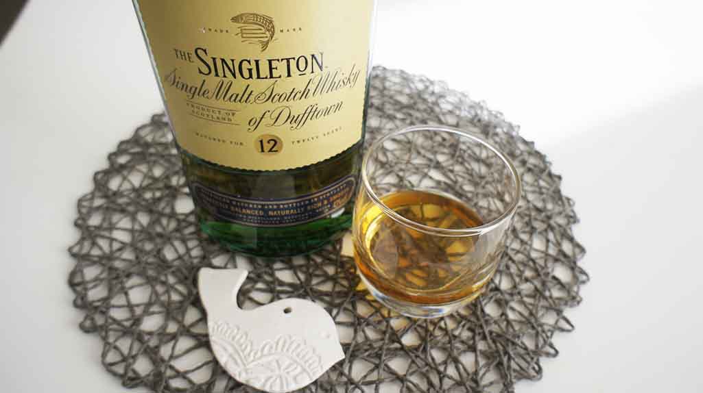 Review and tasting notes Singleton 12 yo single malt whisky with glass