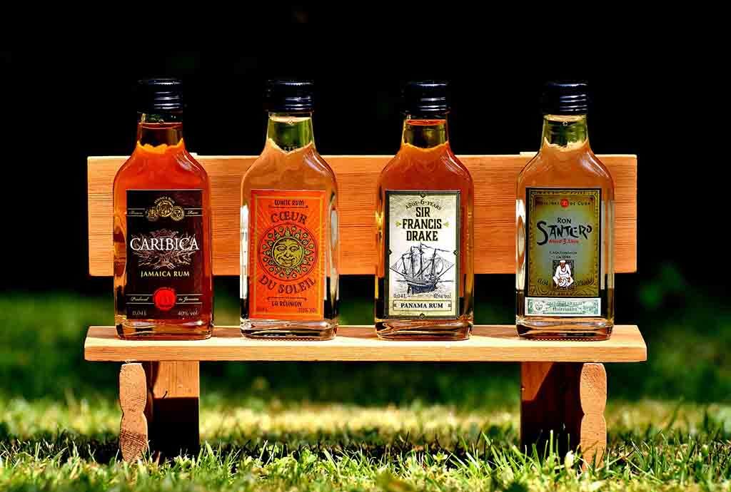Rum vs Whisky header