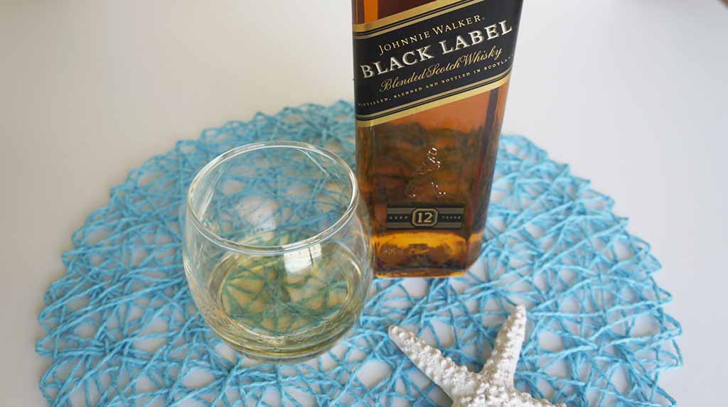 marathon ontvangen Adverteerder Johnnie Walker Black vs Double Black Label whisky comparison