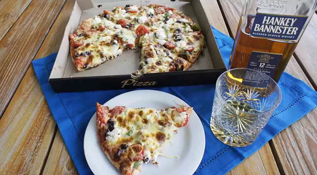 Pizza and whisky pairing Hankey Bannister 12 yo and vegetarian pizza
