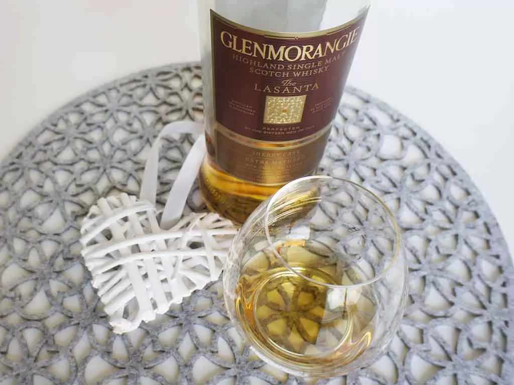 Review and tasting notes Glenmorangie Lasanta single malt whisky with glass