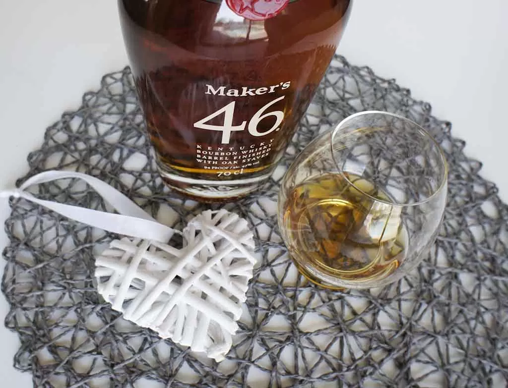 Rewiew and tasting notes Maker's Mark 46 Bourbon Makers Mark 46 bourbon whiskey with glass