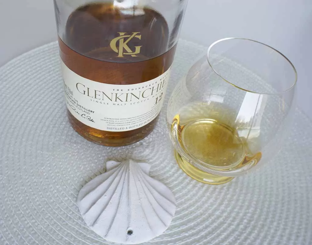 Review and tasting notes Glenkinchie 12 yo single malt whisky with glass
