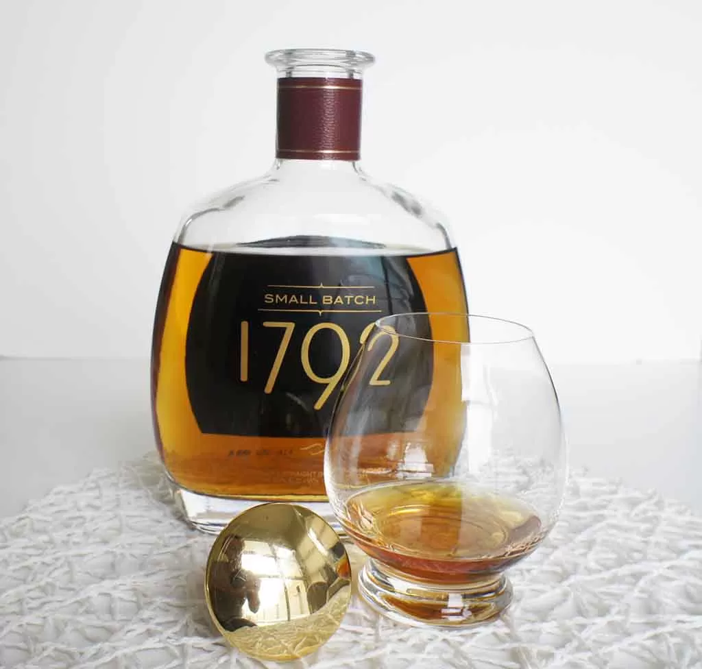 Review and tasting notes 1792 Small batch bourbon whiskey with glass
