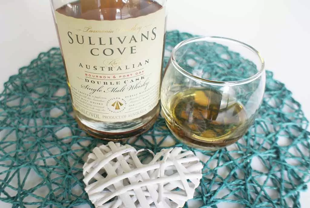 Review and tasting notes Sullivans Cove Double Cask single malt whisky with glass