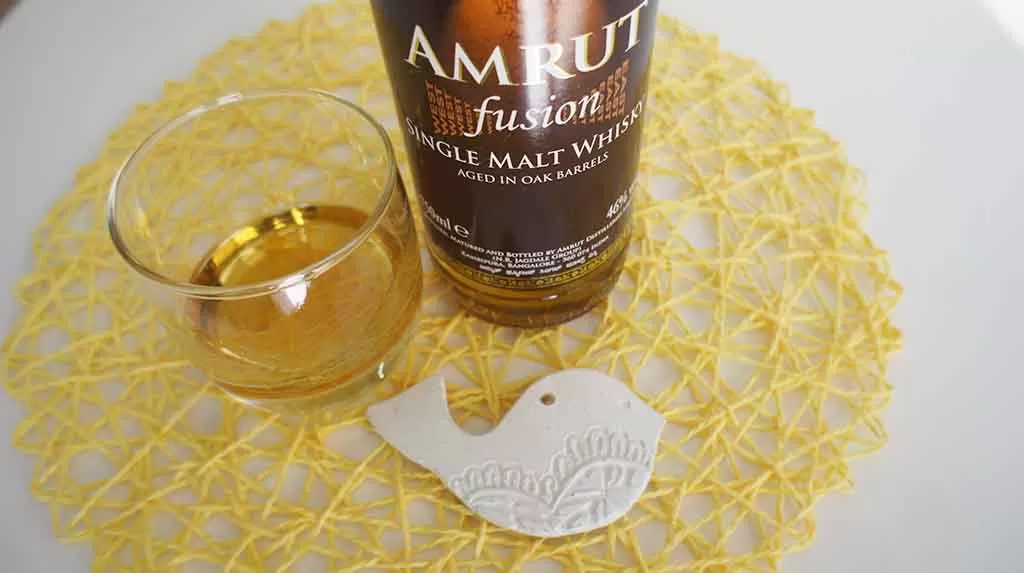 Review and tasting notes Amrut Fusion Single Malt Whisky with glass