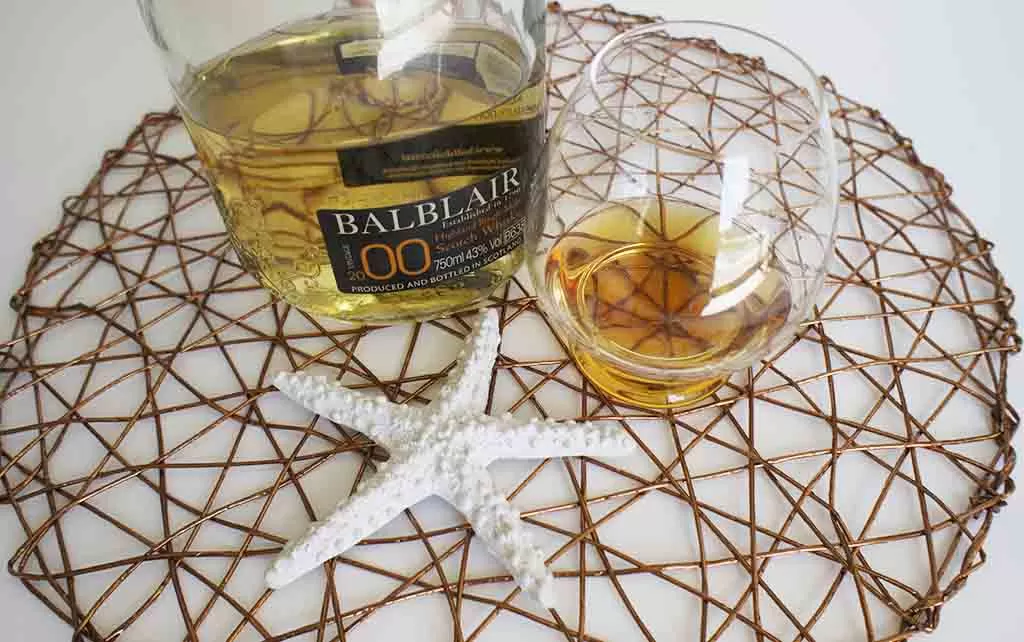 Review and tasting notes Balblair 2000 Vintage Single Malt whisky with glass