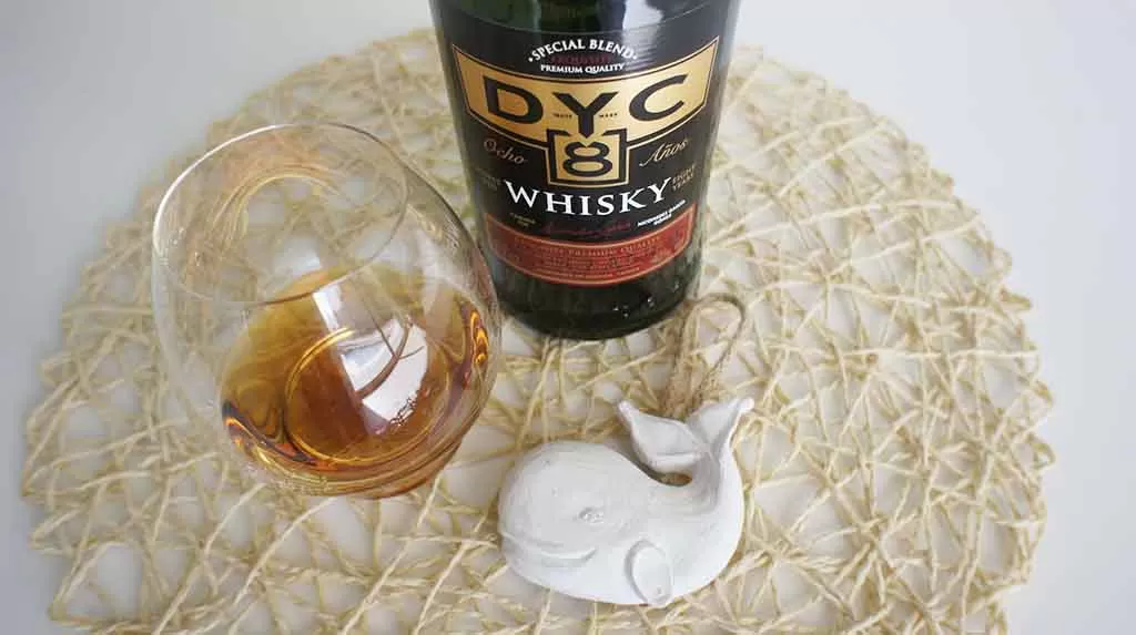 Review and tasting notes DYC 8yo blended whisky with glass