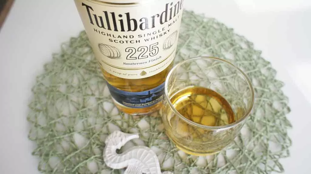 Review and tasting notes Tullibardine 225 Sauternes Finish single malt whisky with glass