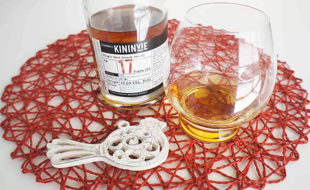 Review and tasting notes Kininvie 12 yo single malt whisky with glass