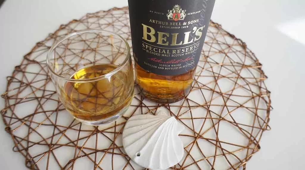 Review and tasting notes Bell's Special Reserve blended malt whisky with glass
