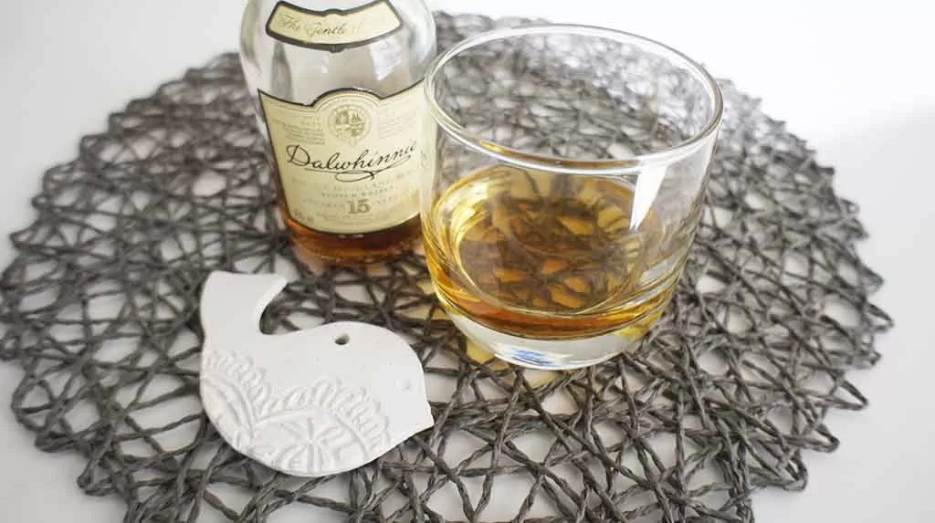 Review and tasting notes Dalwhinnie 15 yo Single Malt Whisky with glass