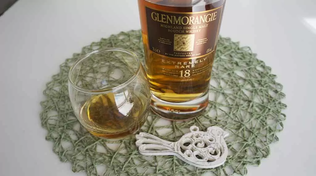 REview and tasting notes Glenmorangie 18 yo Extremely Rare single malt whisky with glass