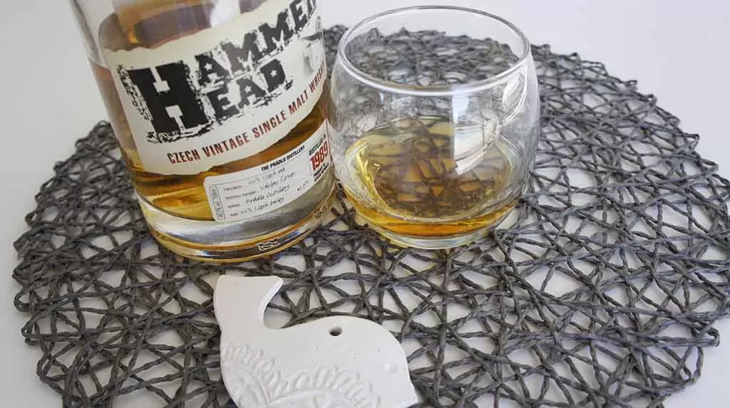 Review and tasting notes Hammer Head 1989 vintage single malt whisky with glass