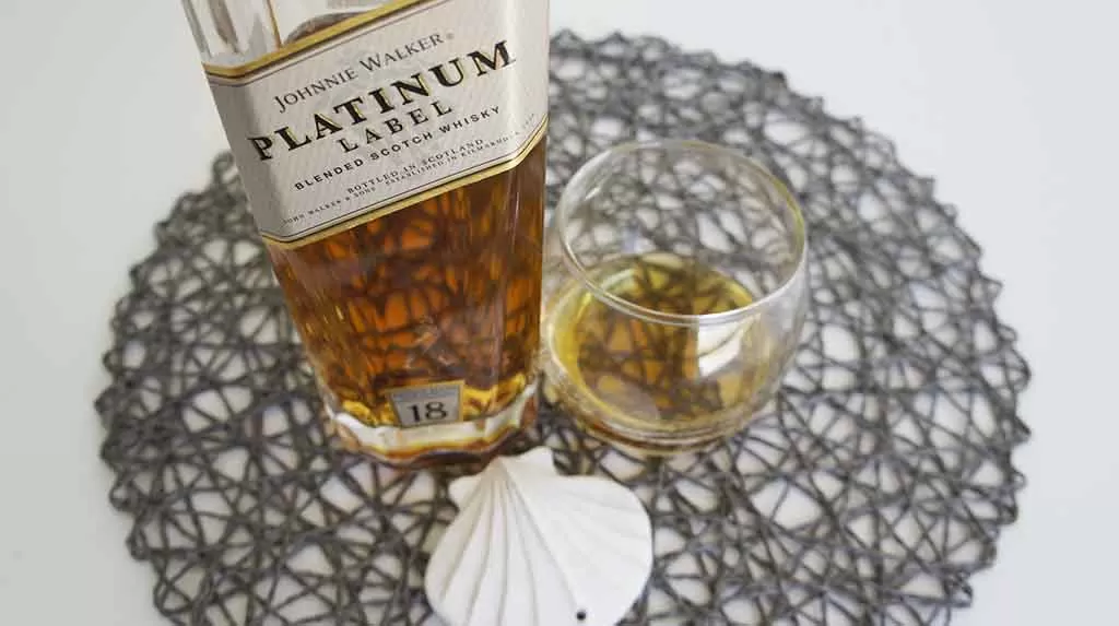 Tasting notes for the Johnnie Walker Platinum blended whisky with glass
