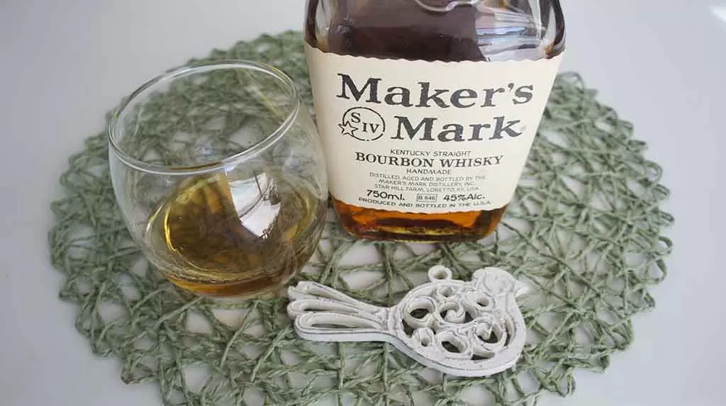 Maker's Mark bourbon Whisky with glass