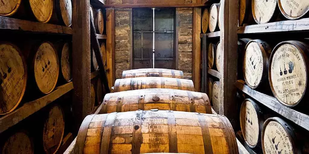 Jack Daniel’s Rye vs Old No 7 Tennessee Whiskey side by side comparison