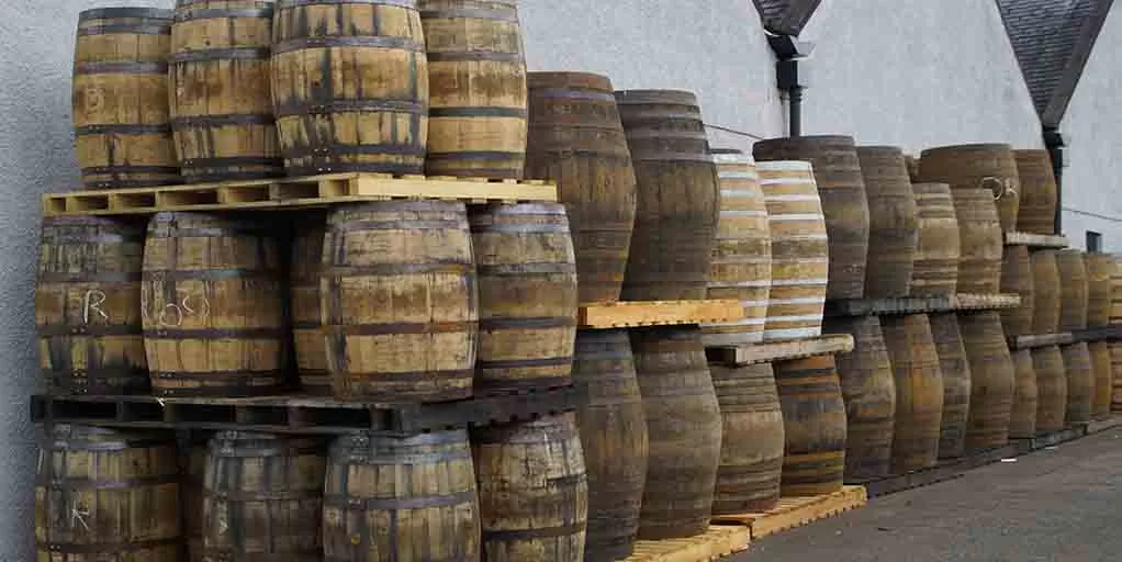 Glenfiddich 12 vs glenlivet 12 yo single malt whisky