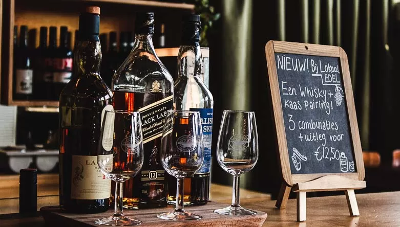 Johnnie Walker Platinum Label vs Gold Label whisky Side by side comparison