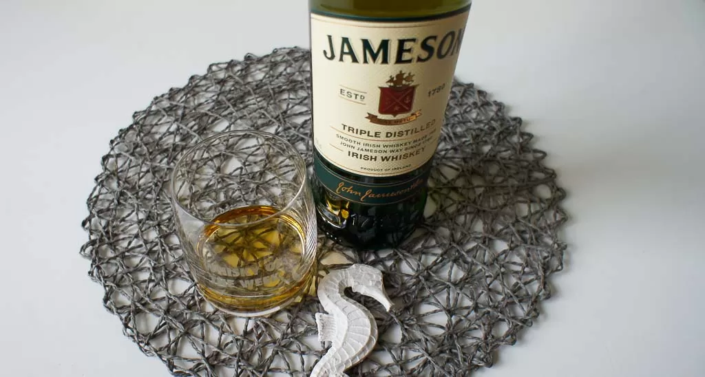 Review and tasting notes Jameson's Irish whiskey with glass