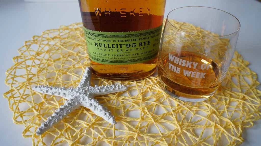 review and tasting notes Bulleit Rye whiskey with glass