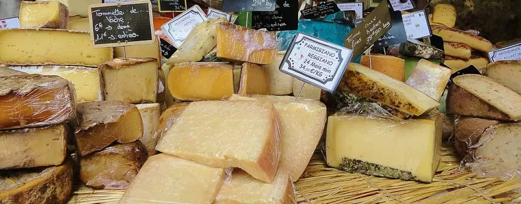 The Perfect Pairings of Bourbon and Cheese to try
