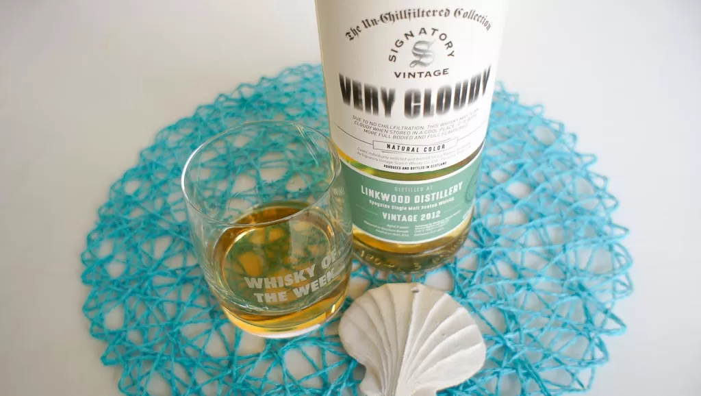 Linkwood 8 yo Very Cloudy Whisky with glass