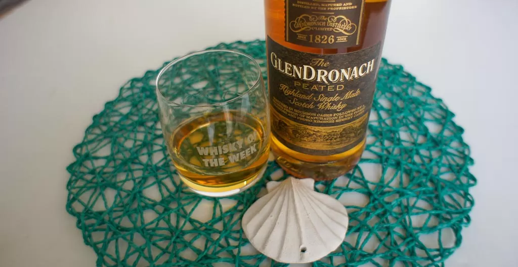 Glendronach Peated whisky with Glass