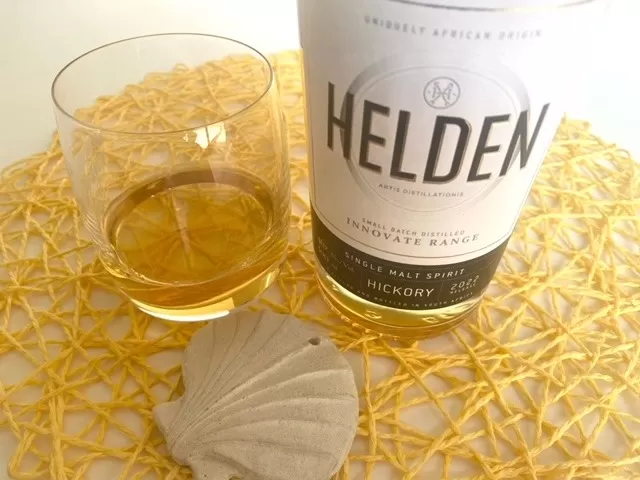 Helden Hickory Wood spirit with glass