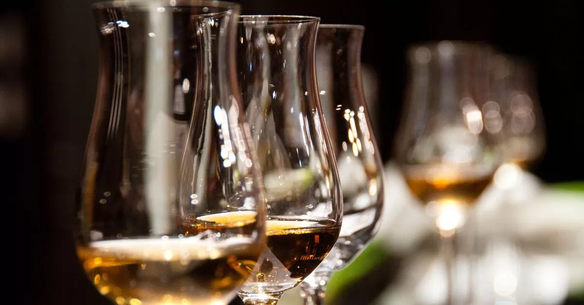 Ardbeg 10 year old whisky vs An Oa single malt Whisky comparison 