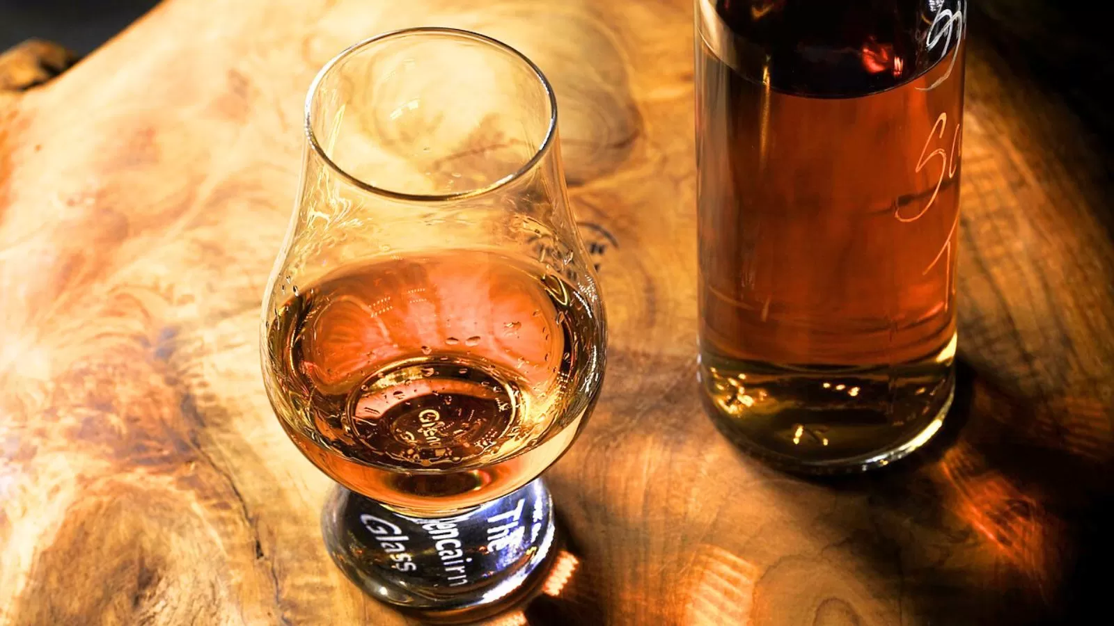 GlenDronach 18 year old vs Glendronach 21 year old single malt Whisky