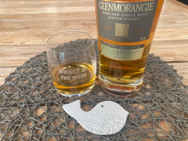 Glenmorangie 19 yo whisky with glass